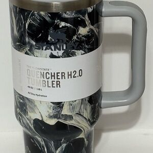 Stanley FlowState Quencher H2.0 Tumbler - Black and White Marble